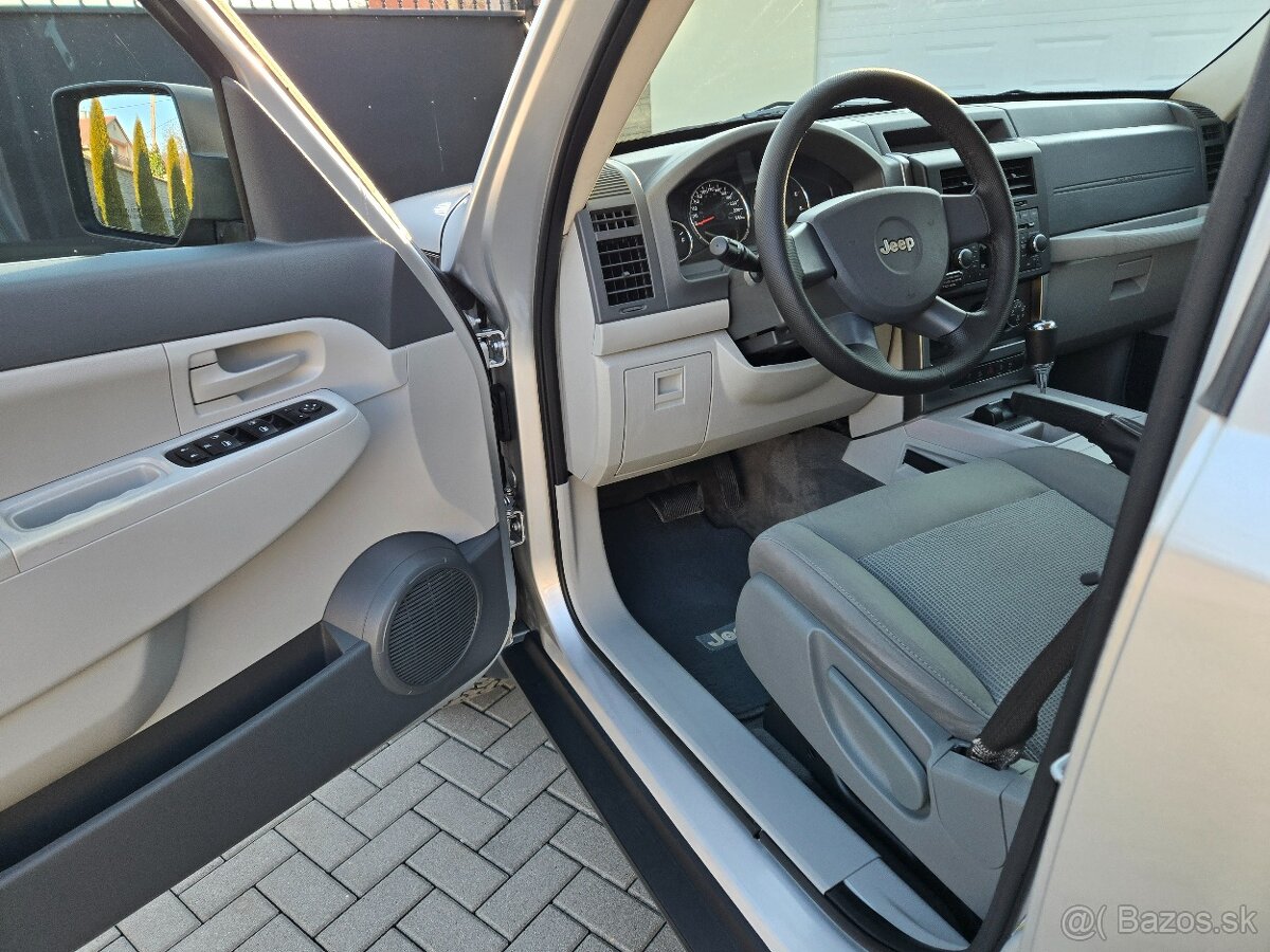 Jeep Cherokee KK - 12