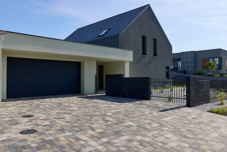 Pokládka zamkovej dlažby,výstavba plotov a ine práce - 12