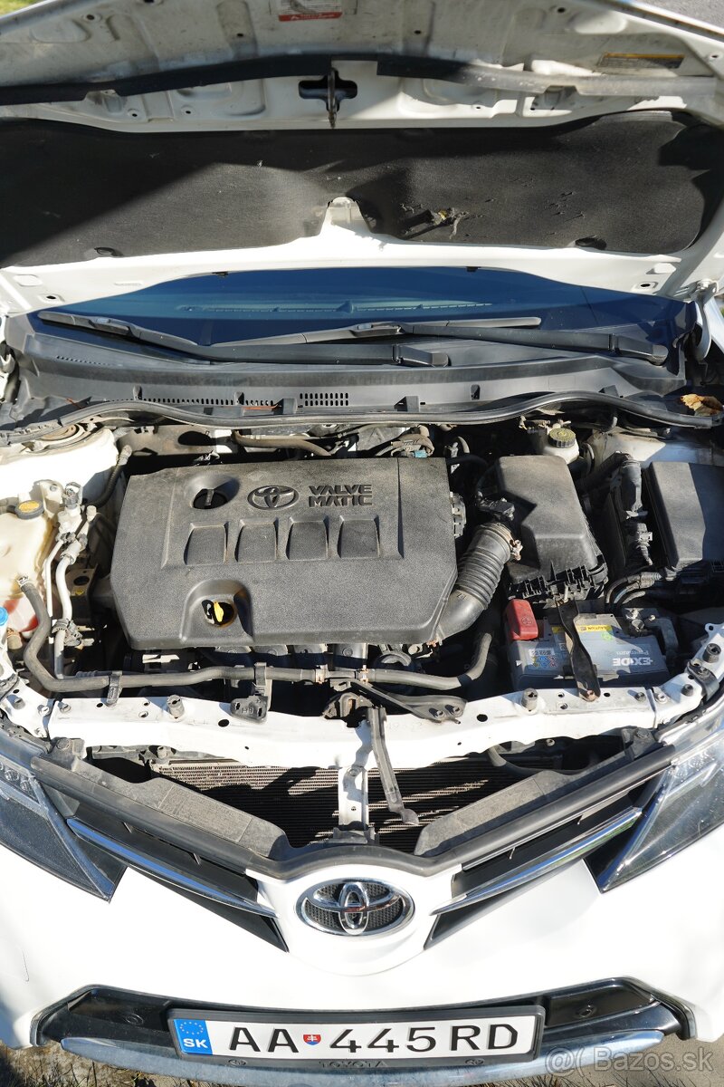 Toyota Auris 1.6 VVT-i (97 kW, 6-st. manuál) – benzín - 12