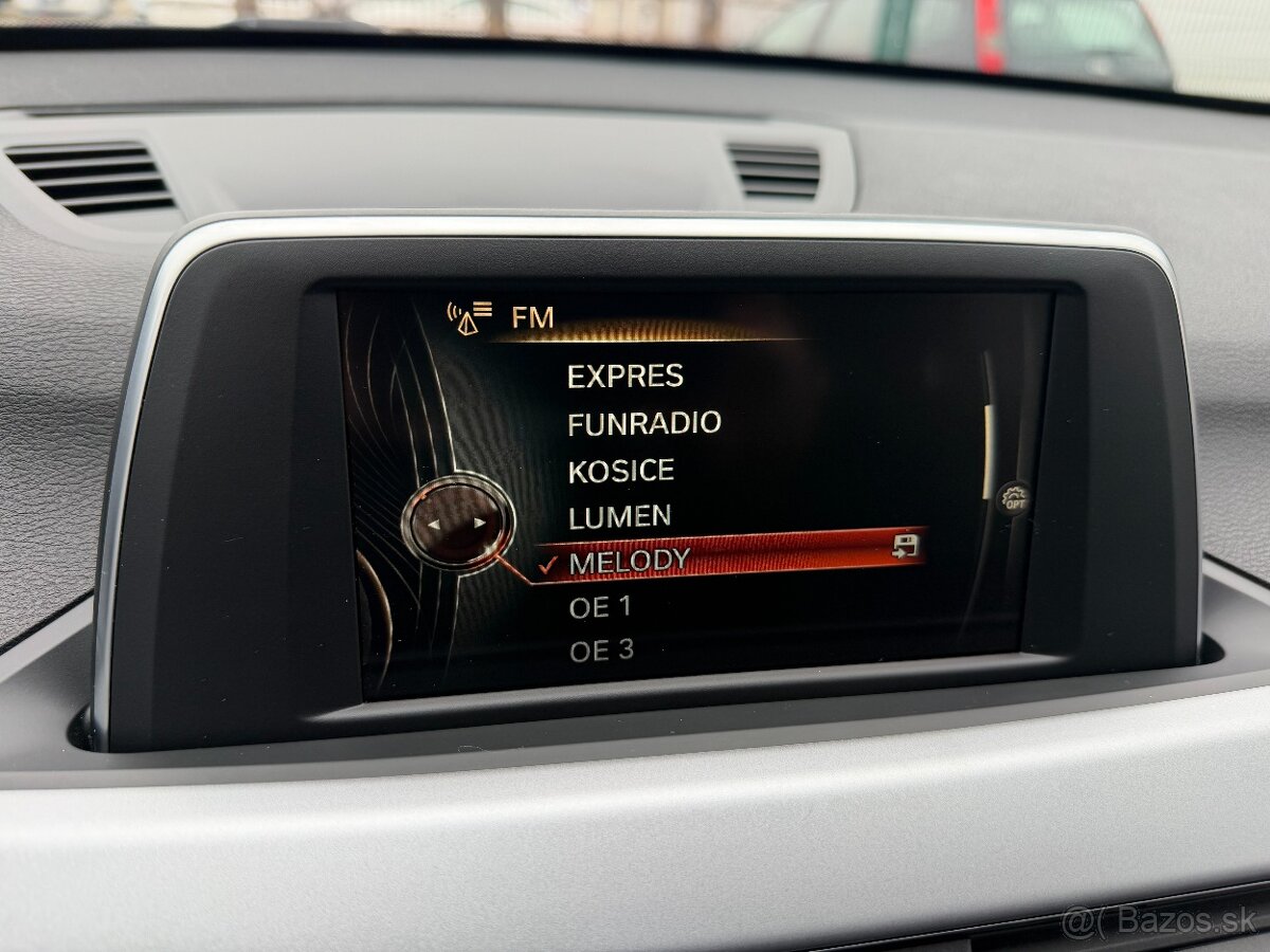 BMW X1 xDrive 18d Advantage A/T - 12