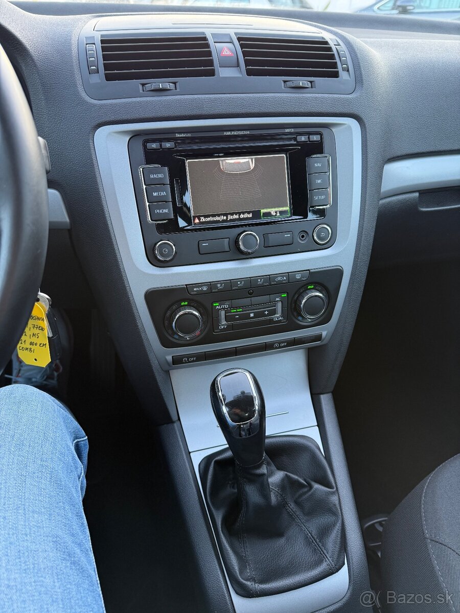 Škoda Octavia 1.6TDI Elegance - 12