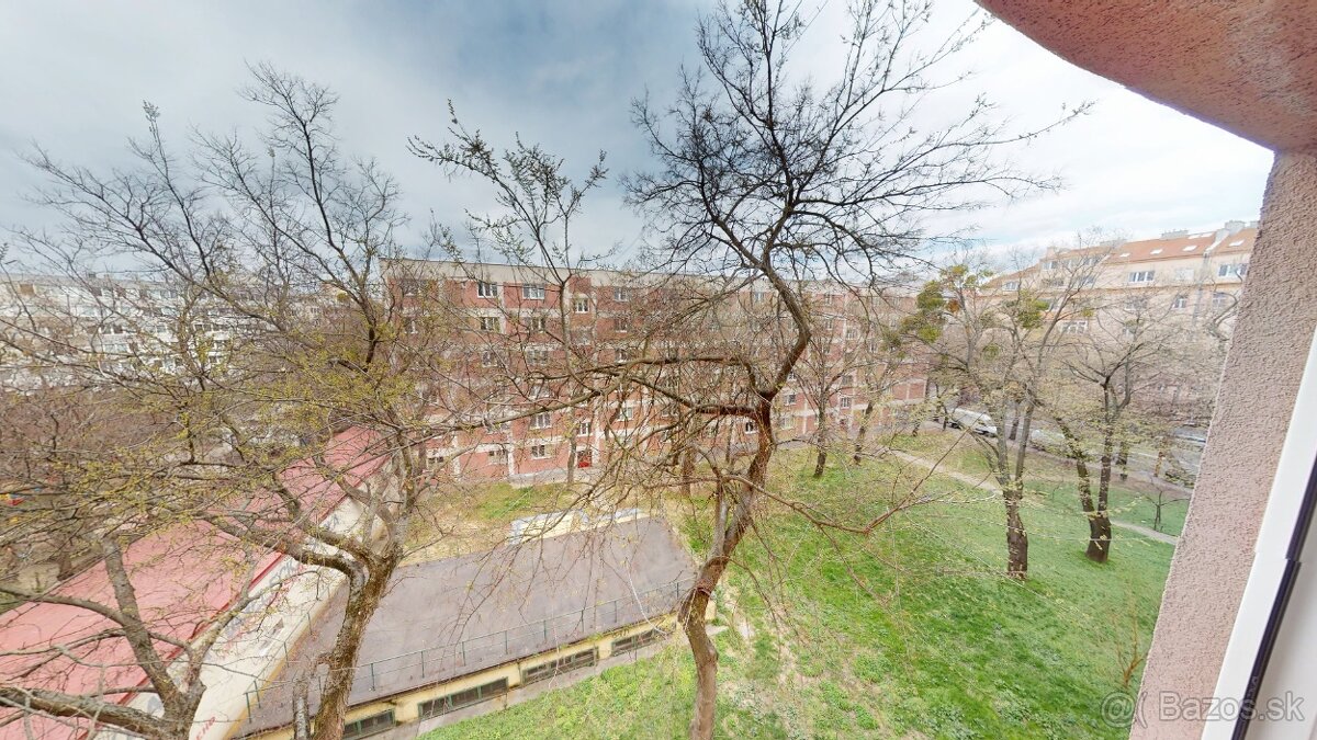 1-izbovy byt Sancova Bratislava - 12