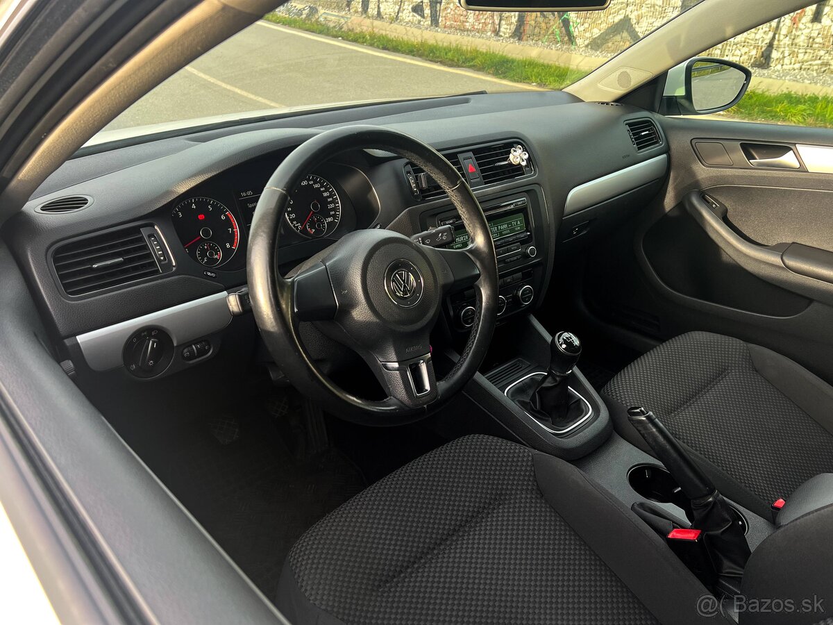 Volkswagen Jetta 1.2 TSI, kupované SR, Nové rozvody - 12