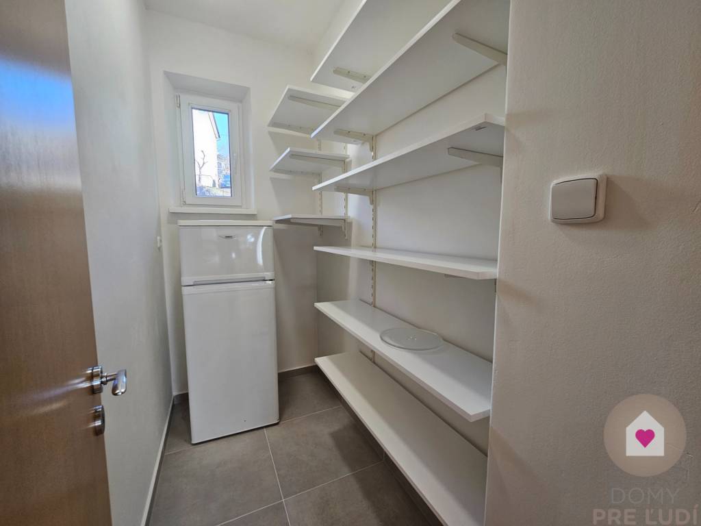 3,5 IZBOVÝ KOMPLETNE ZARIADENÝ BYT (110 m2) V RD, BA- STARÉ - 12