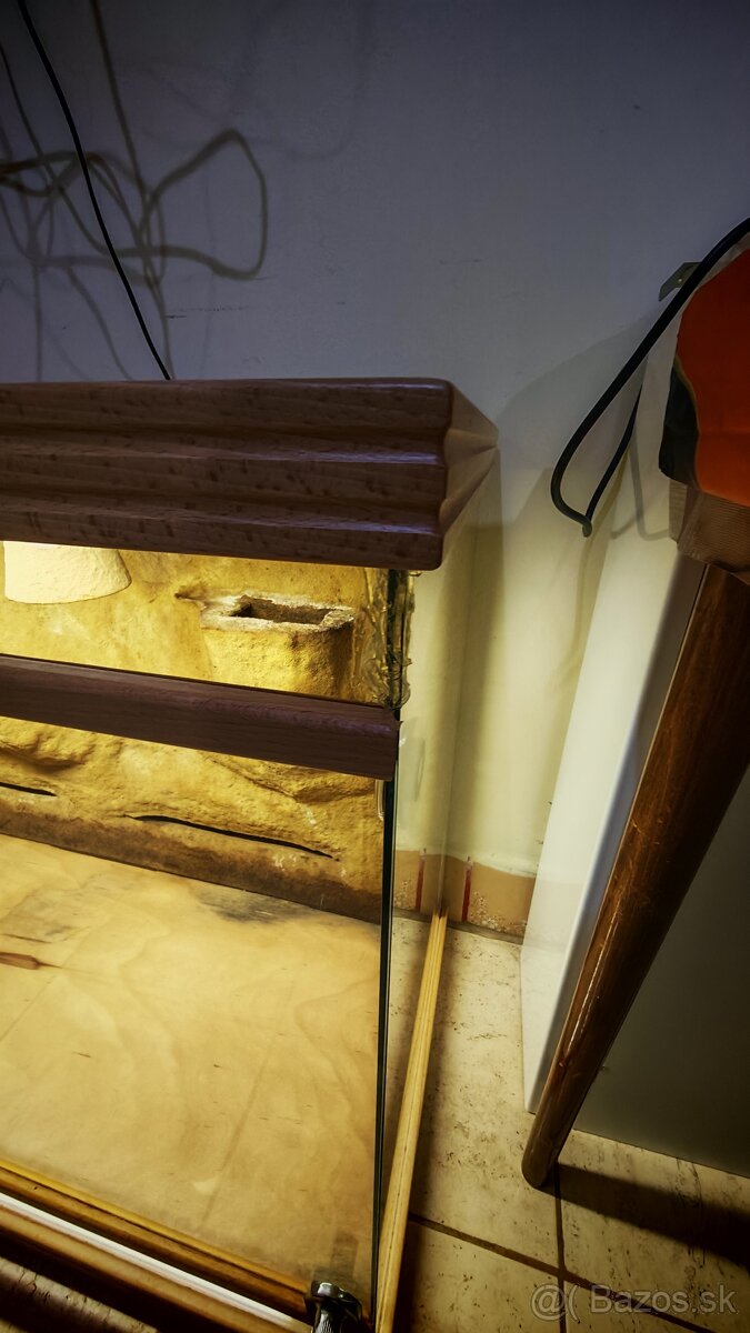 ✅ Terárium 114x71x45 s 3D stenou - 12