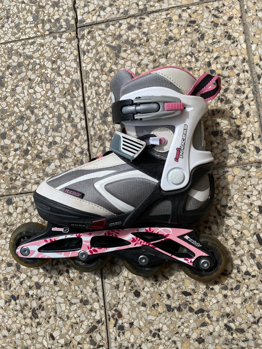 KOLIESKOVÉ KORČULE - 12