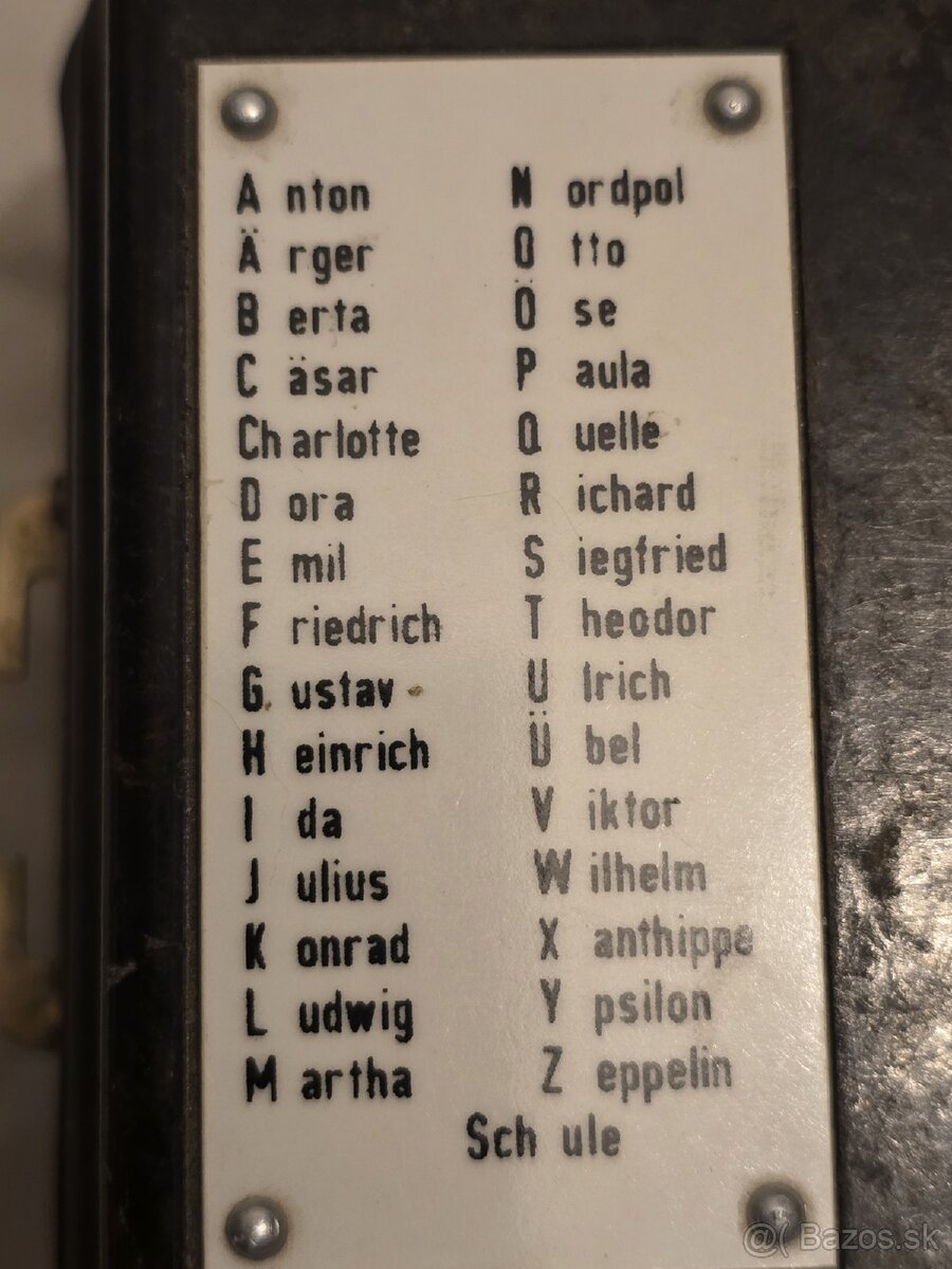 Vojenský telefón - 12