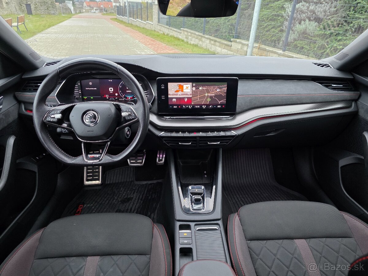 ŠKODA OCTAVIA RS iV DSG 180KW - 12