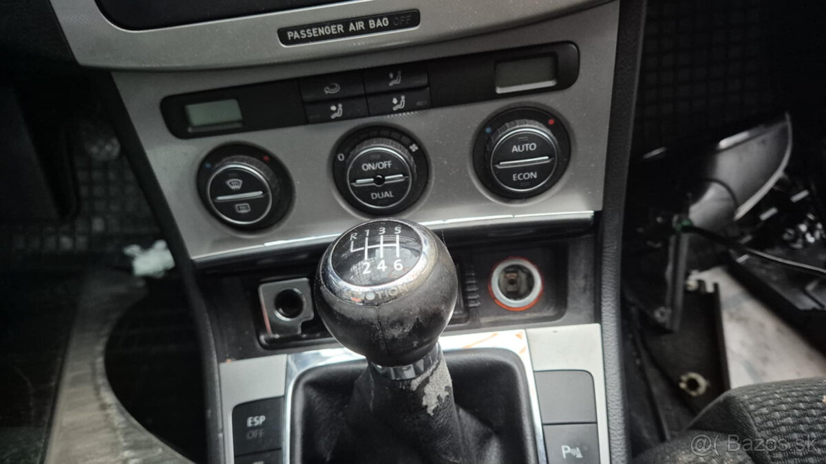 Volkswagen Passat B6 2,0TDI 103kw kód: BKP kombi - 12