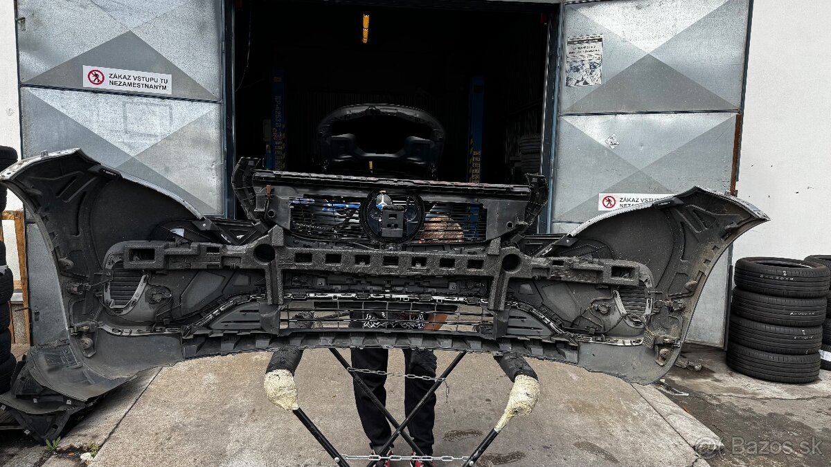 Mercedes EQC predný nárazník maska - 12