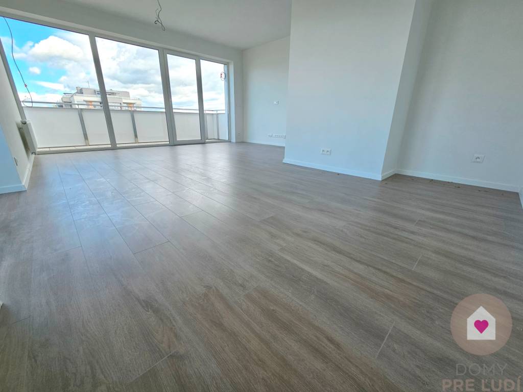 3i. BYT - 74 m2 + 17,5 m2 balkón, TEP. ČERPADLO, KLIMATIZÁCI - 12