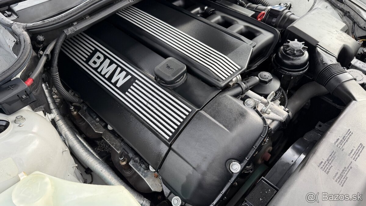 BMW 3 E46 6-valec benzín M52 manuál - 12