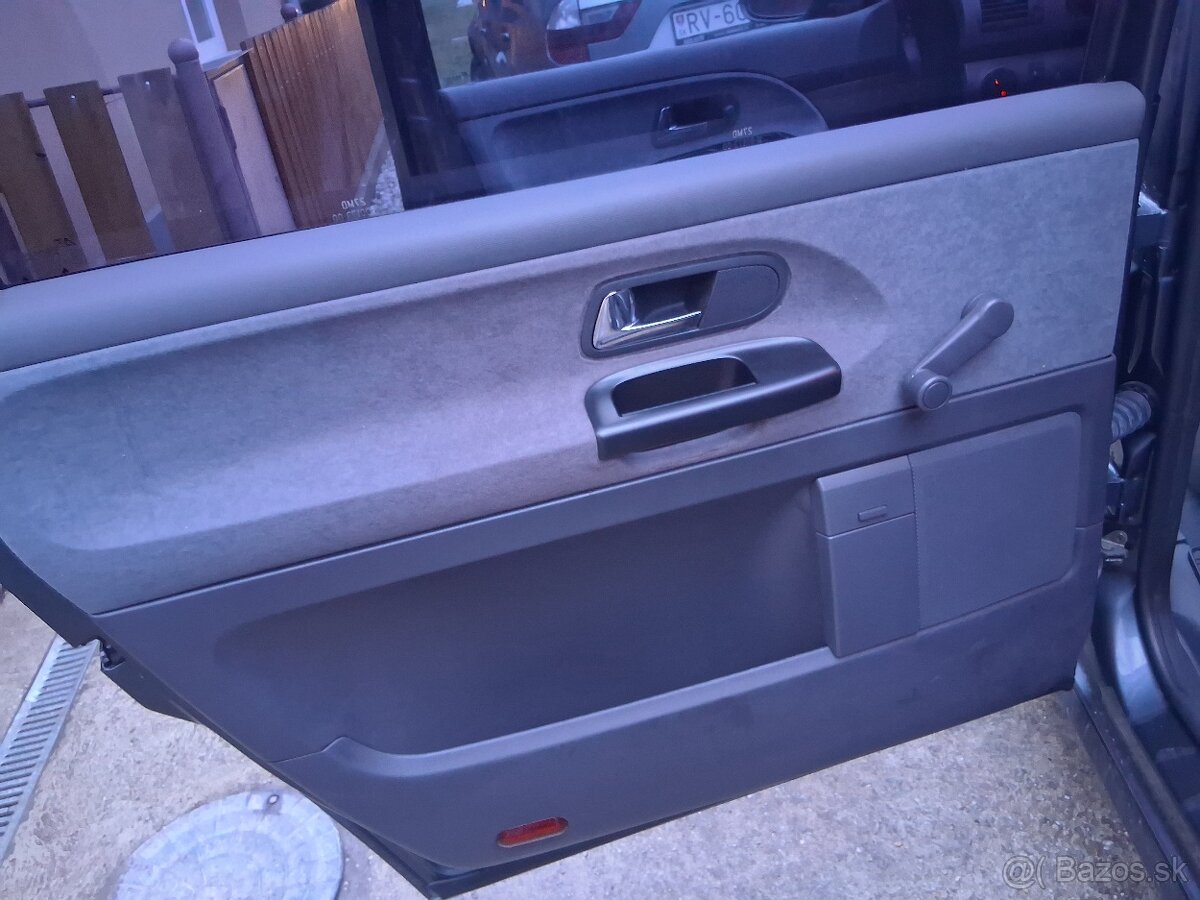 Volkswagen sharan 1.9tdi 85kw 7miestne - 12