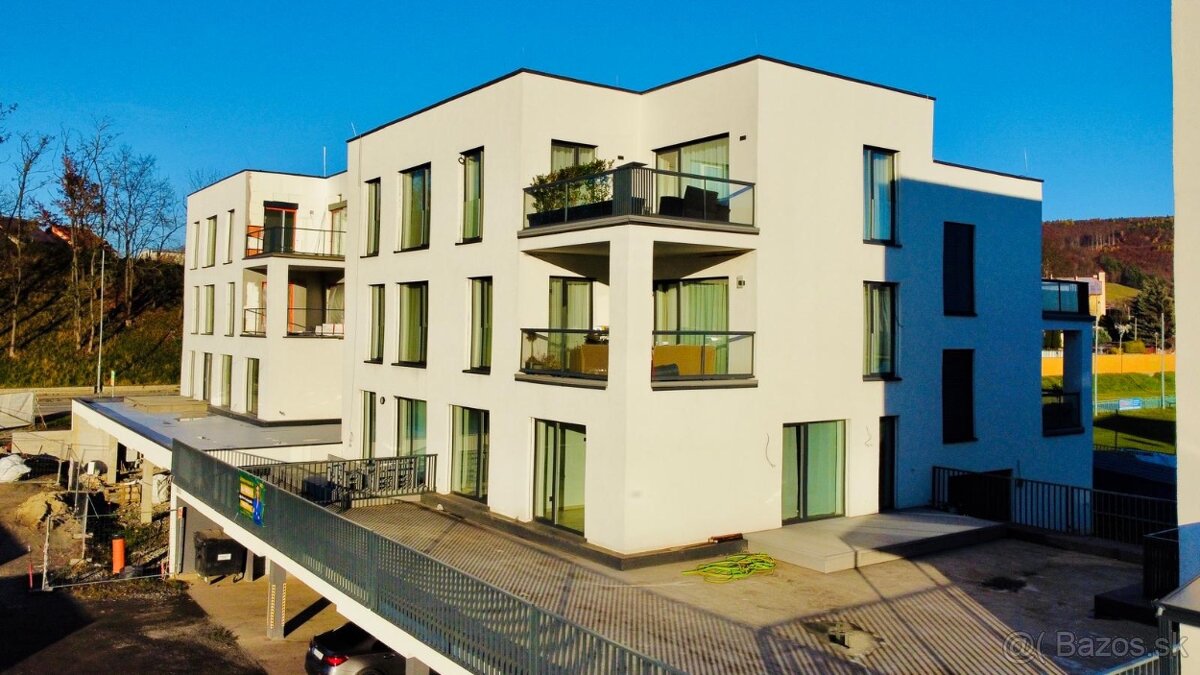 Na predaj moderný 3i byt s veľkou záhradou v novostavbe, BJ - 12