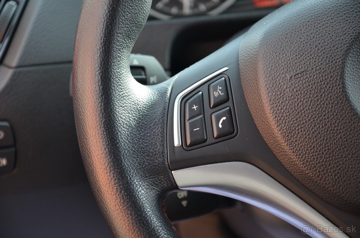 BMW X1 xDrive 18d AT/8 - 12