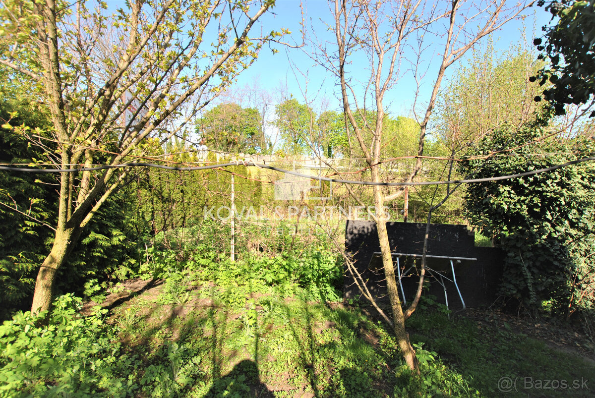 Predávame rodinný dom v širšom centre mesta Nitry - 12