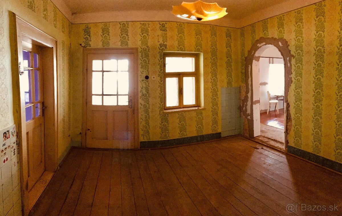 Znížená cena - Rodinný dom so slnečným pozemkom - 12