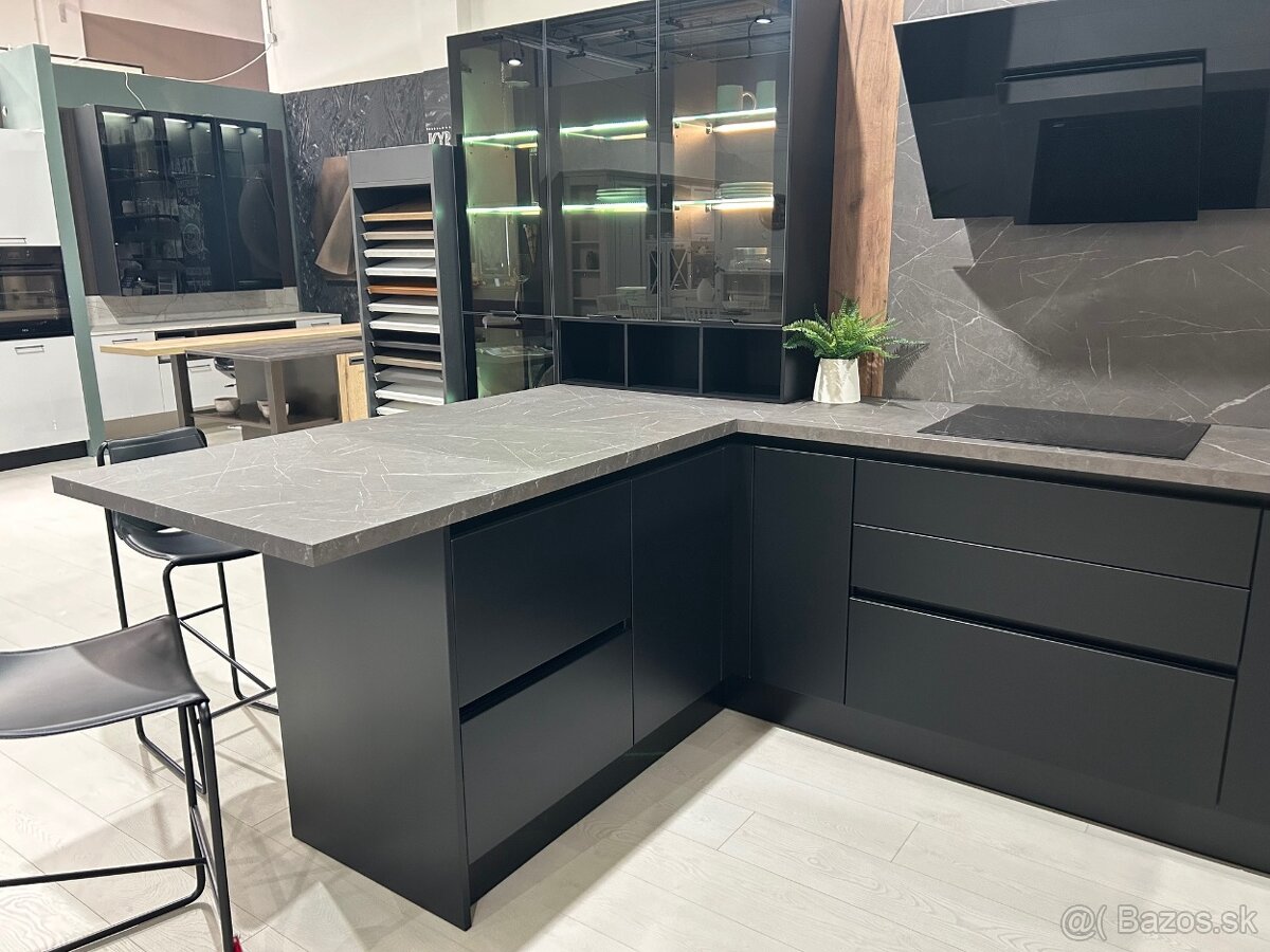 Moderná kuchynská linka GAIA - 12