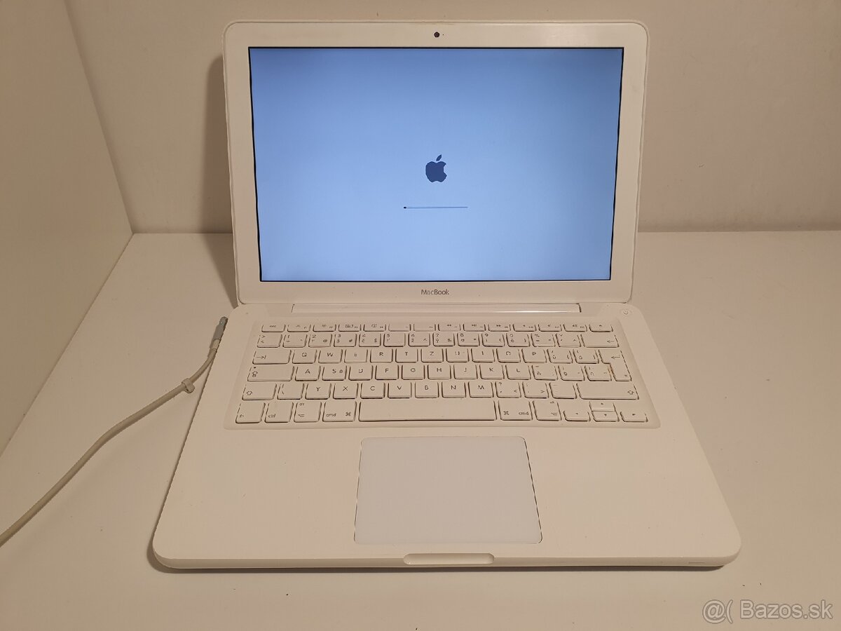 Macbook white polycarbonate plastic unibody 2009 - 12
