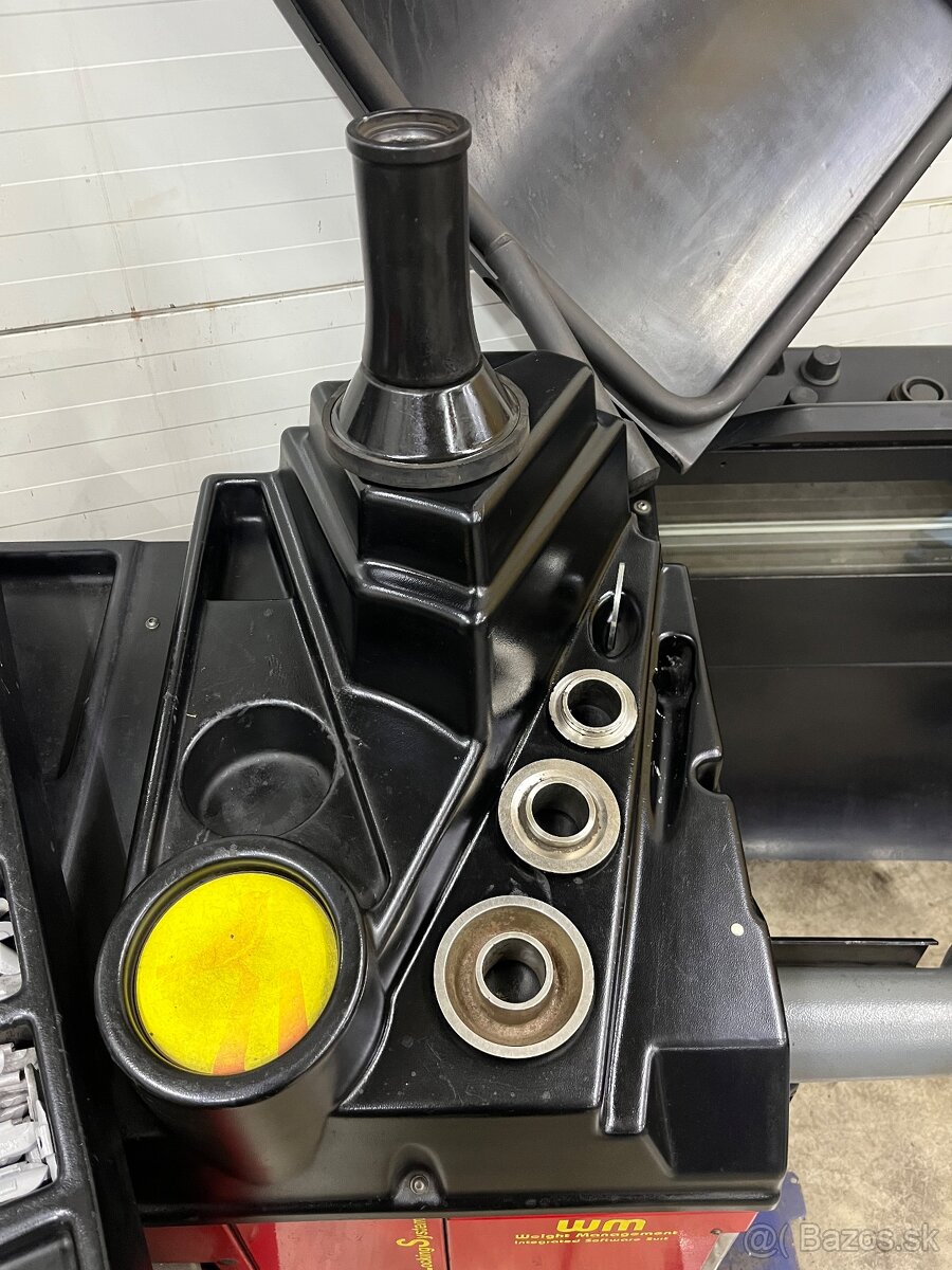 Vyvažovačka CORGHI EM 8470 Blue Light ELS - 12