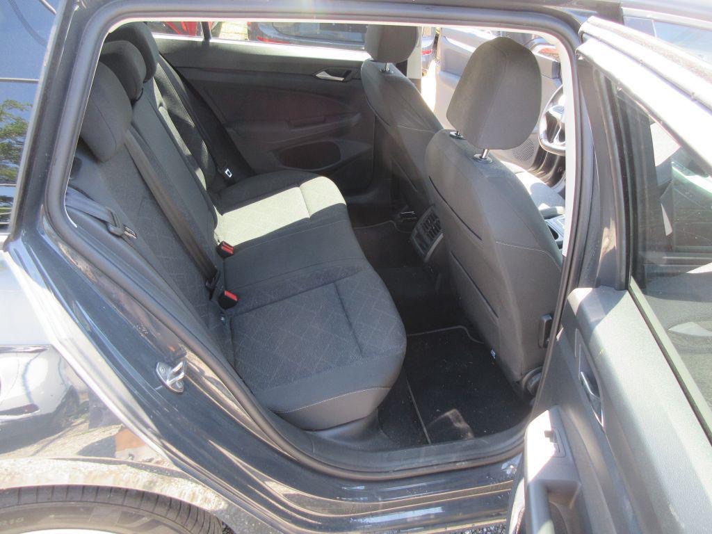 VW Golf VIII Variant 2.0 TDI 85kw DSG - 12