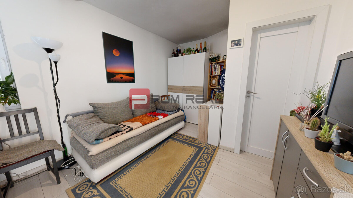 4-izbový rodinný dom s veľkým pozemkom v obci Igram - 12