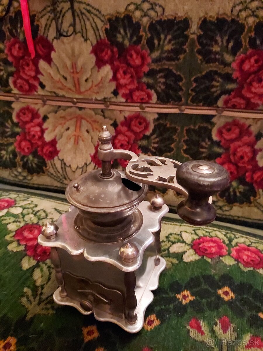 PREDÁM NÁDHERNÝ NETRADIČNÝ MLYNČEK NA KÁVU - 12