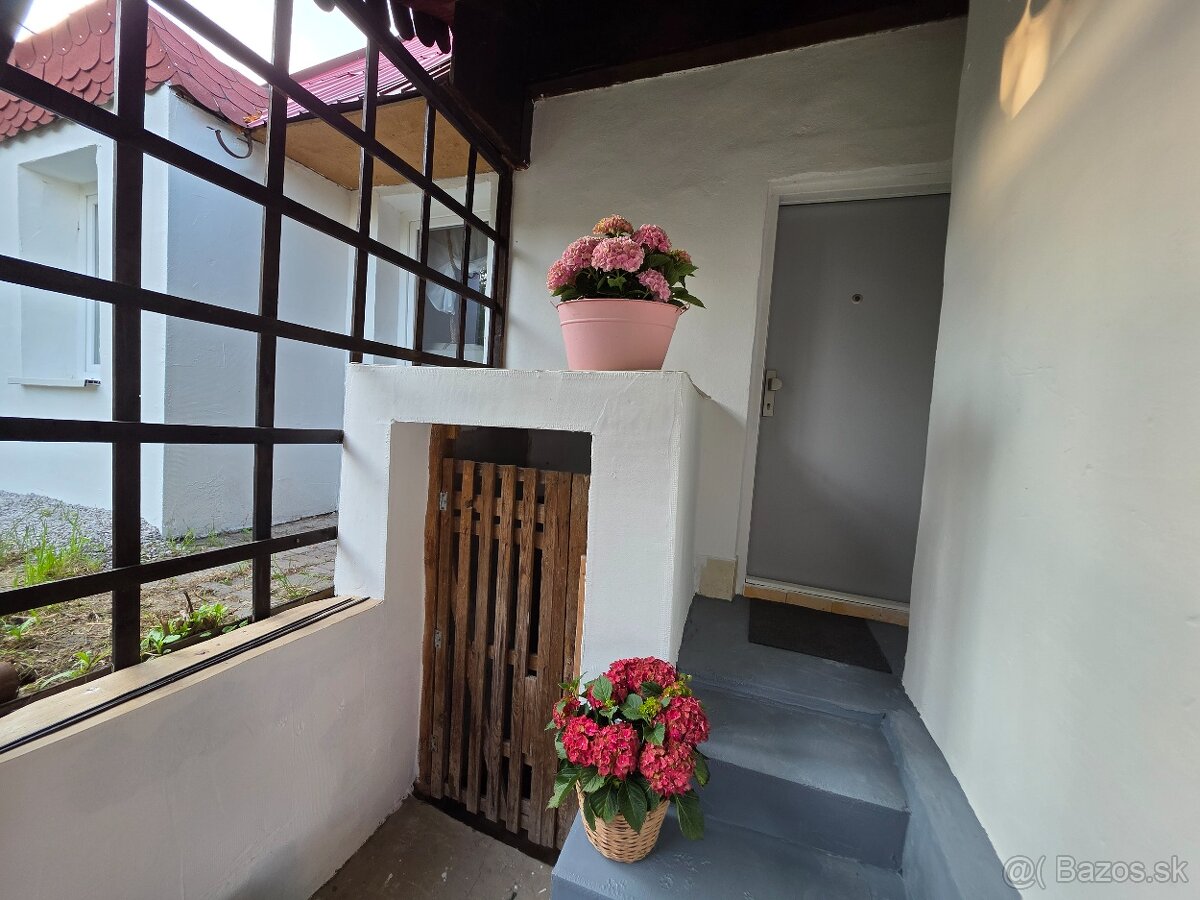 Predám murovanú chatu vhodnú na celoročné bývanie - 12