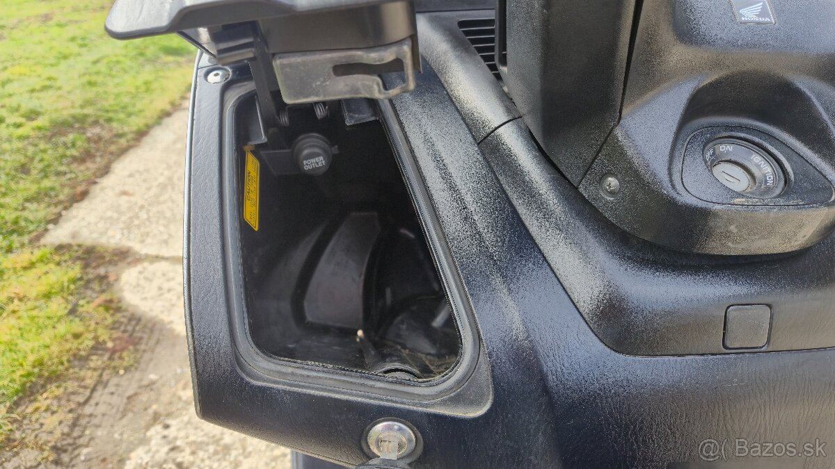 Honda Silver Wing FJS400 - 12