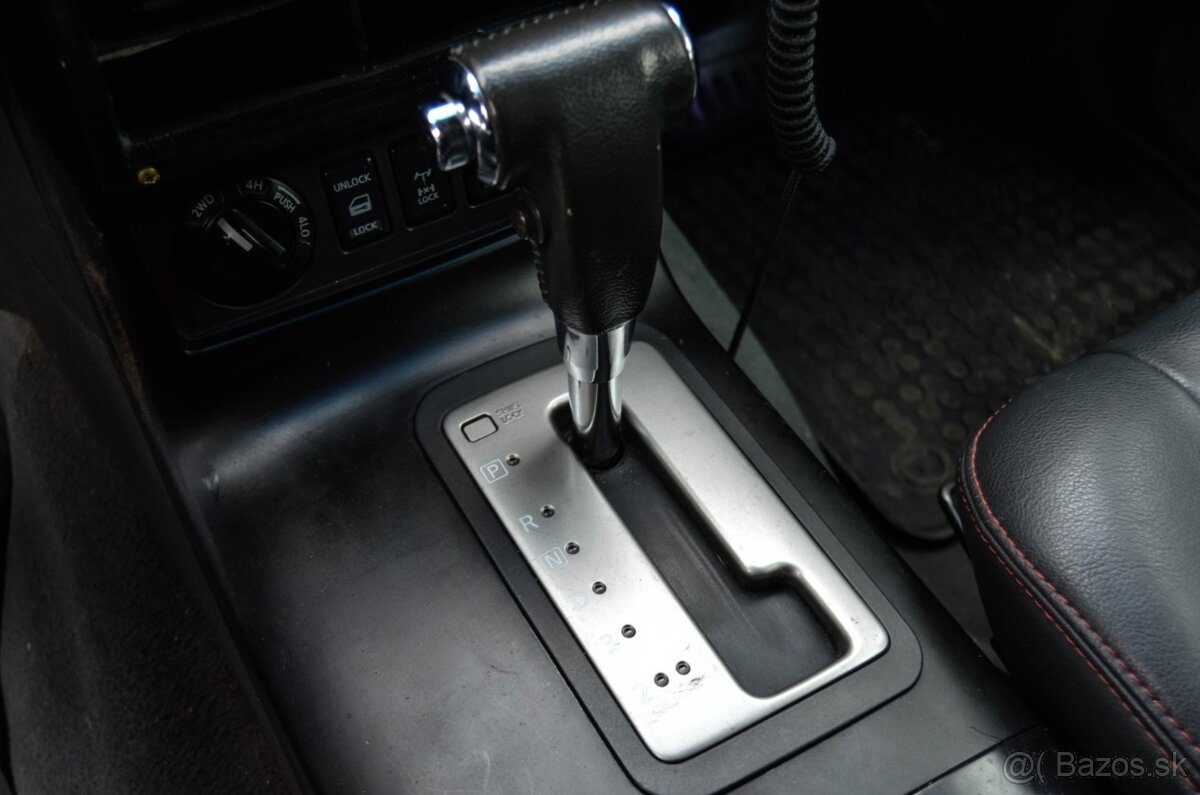 Nissan Navara DoubleCab 2.5D LE A/T - 12