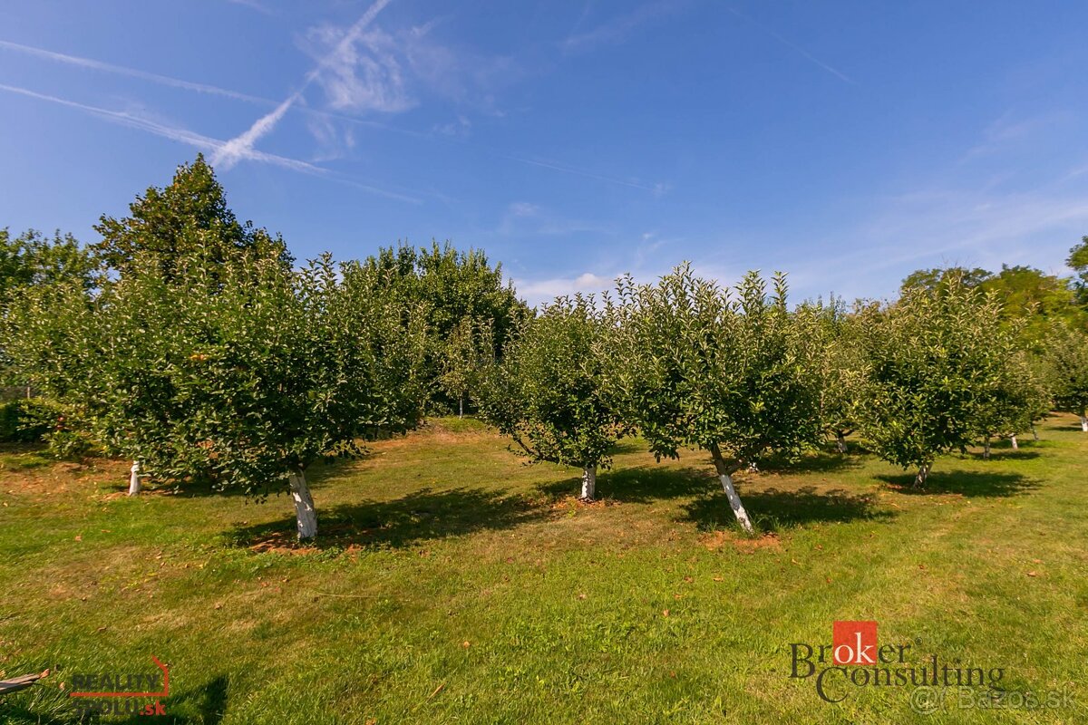 Priestranný, zrekonštruovaný 6 izbový rodinný dom so zariad - 12