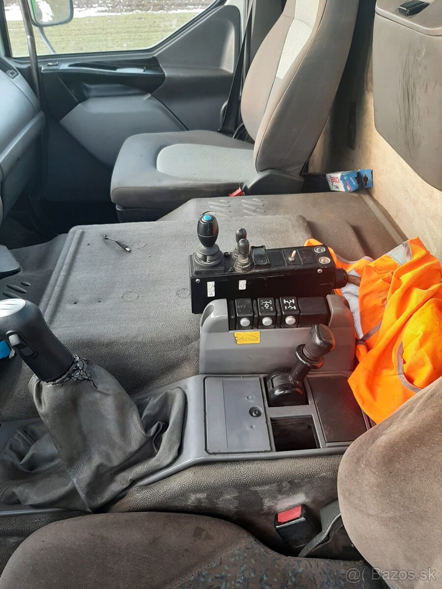 Hákový nosič kontajnerov Renault Kerax 420 - 12