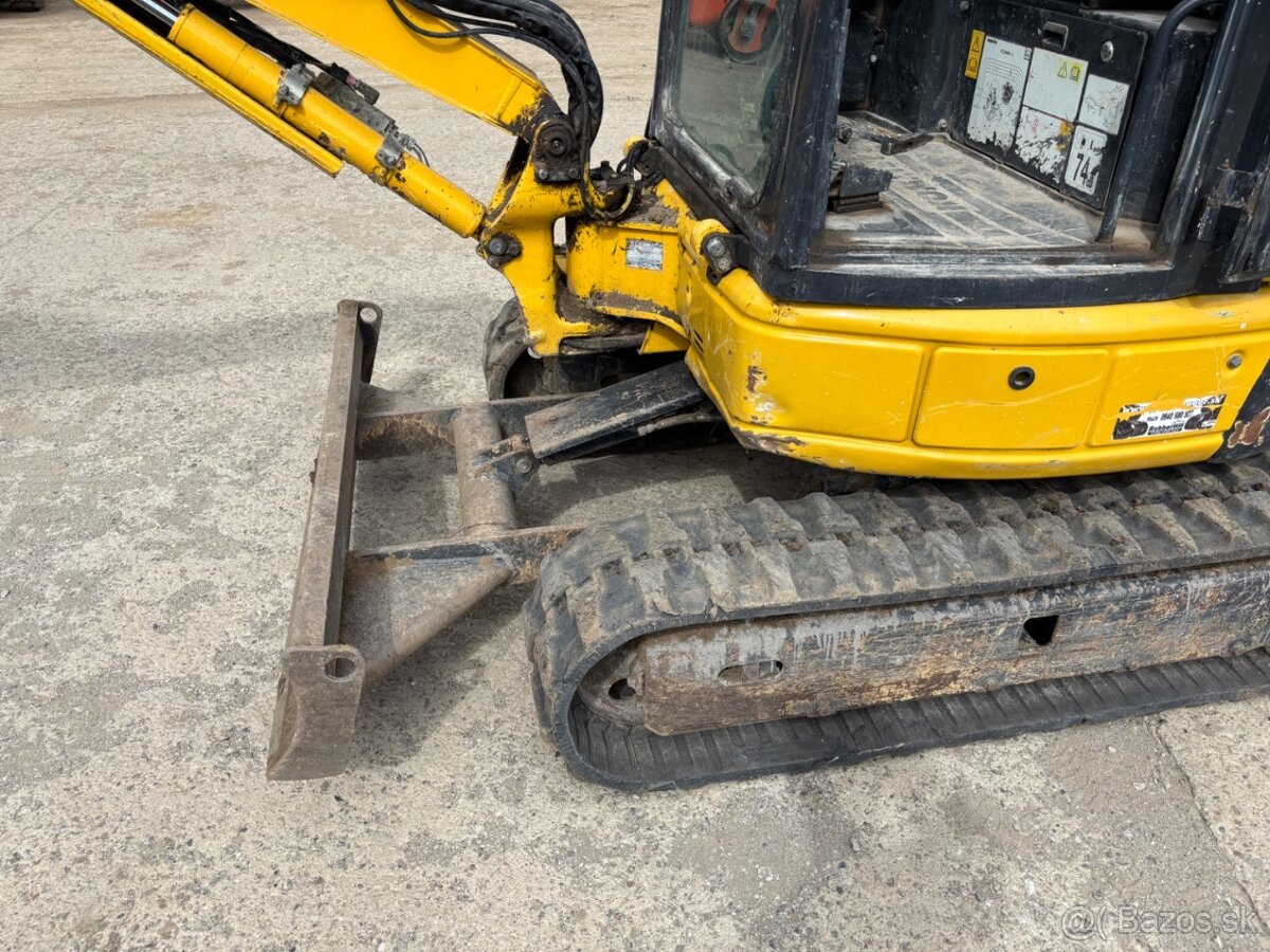 KOMATSU PC 26 MR - 3 - 12