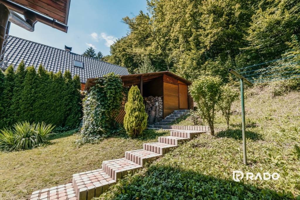 RADO | Dom v krásnom prostredí - cena DOHODOU | Belušské Sla - 12