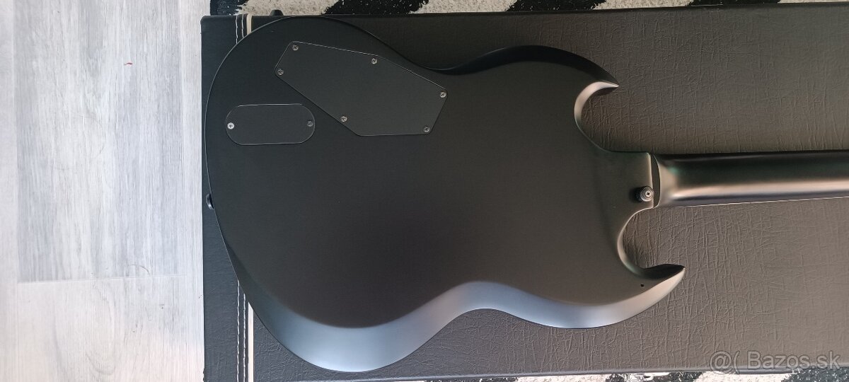 Predám elektrickú gitaru ESP LTD VIPER 400 Baritone Black - 12