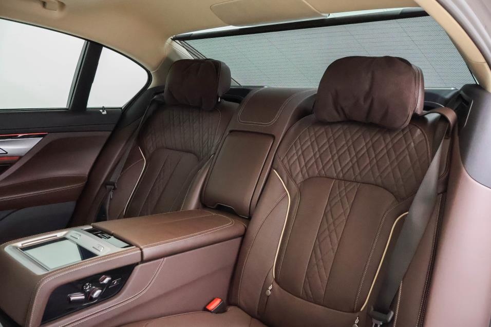 BMW 745Le xDrive - Head-Up, Laser, Masáž - 12