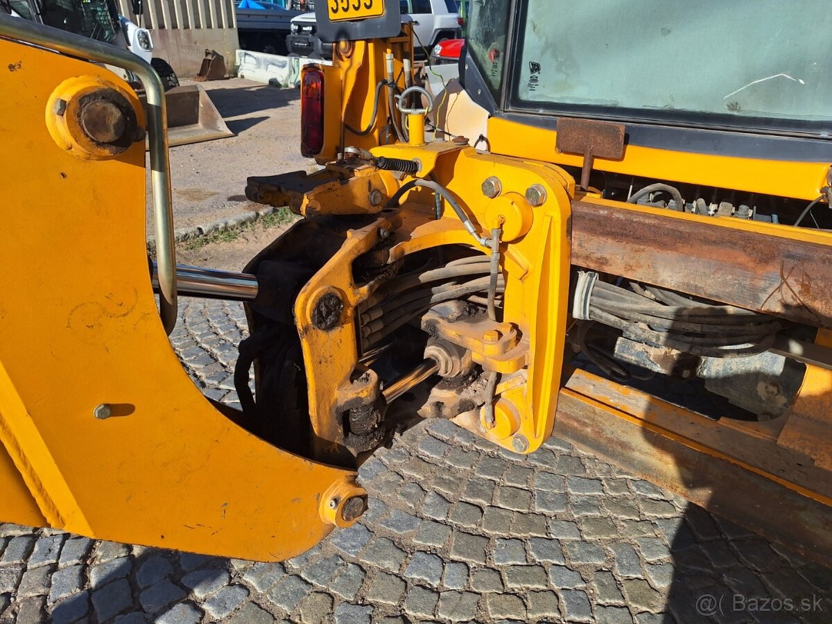 JCB 2CX - 12
