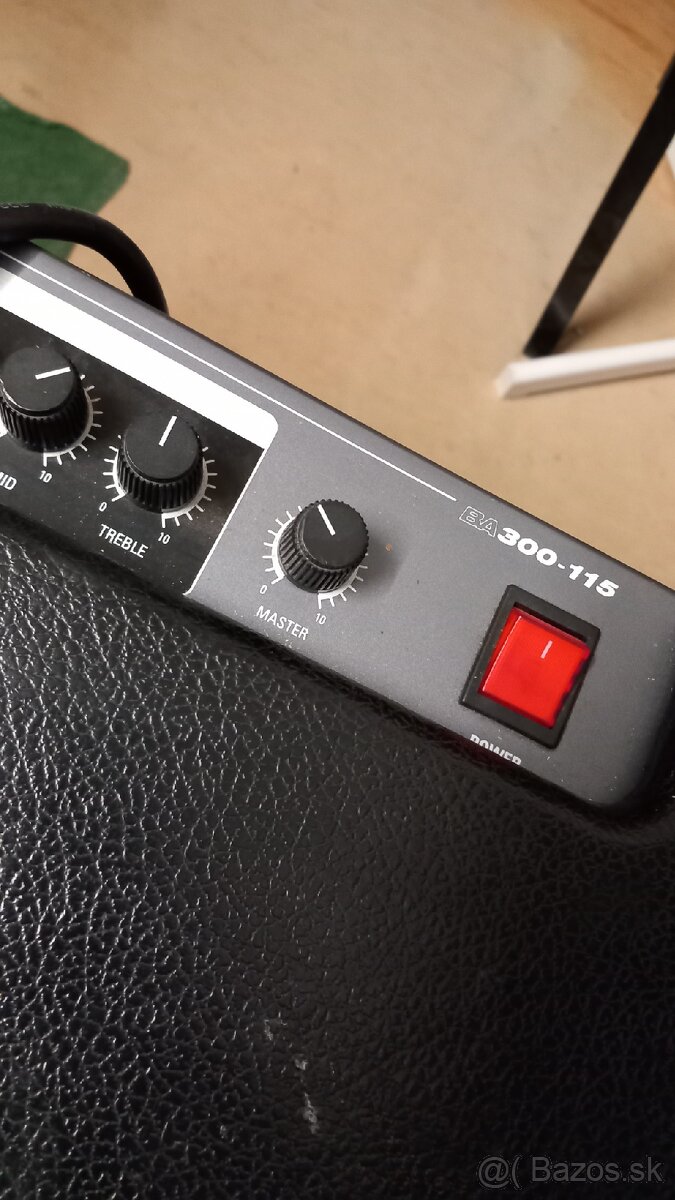 Basové kombo Ampeg BA 300-115 - 12