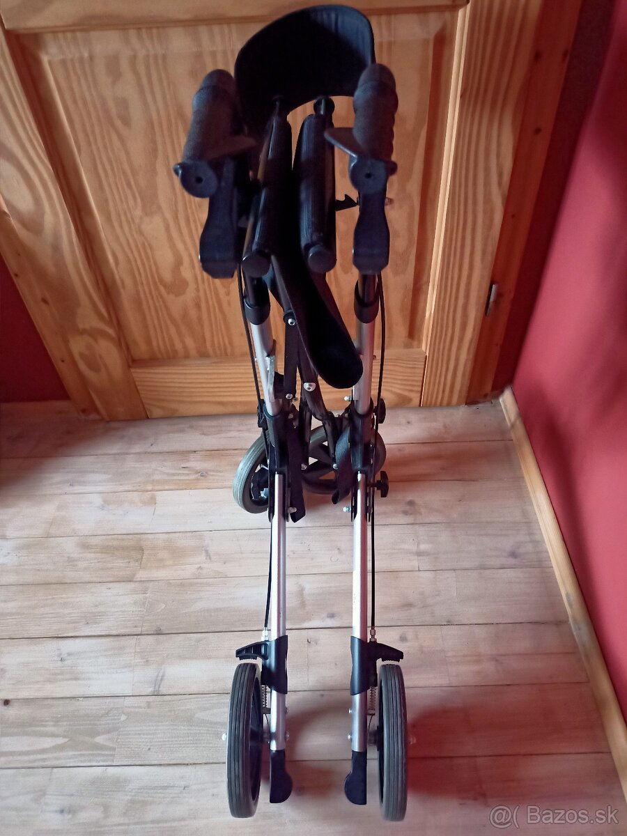 Chodítko pre seniorov-alu - 12