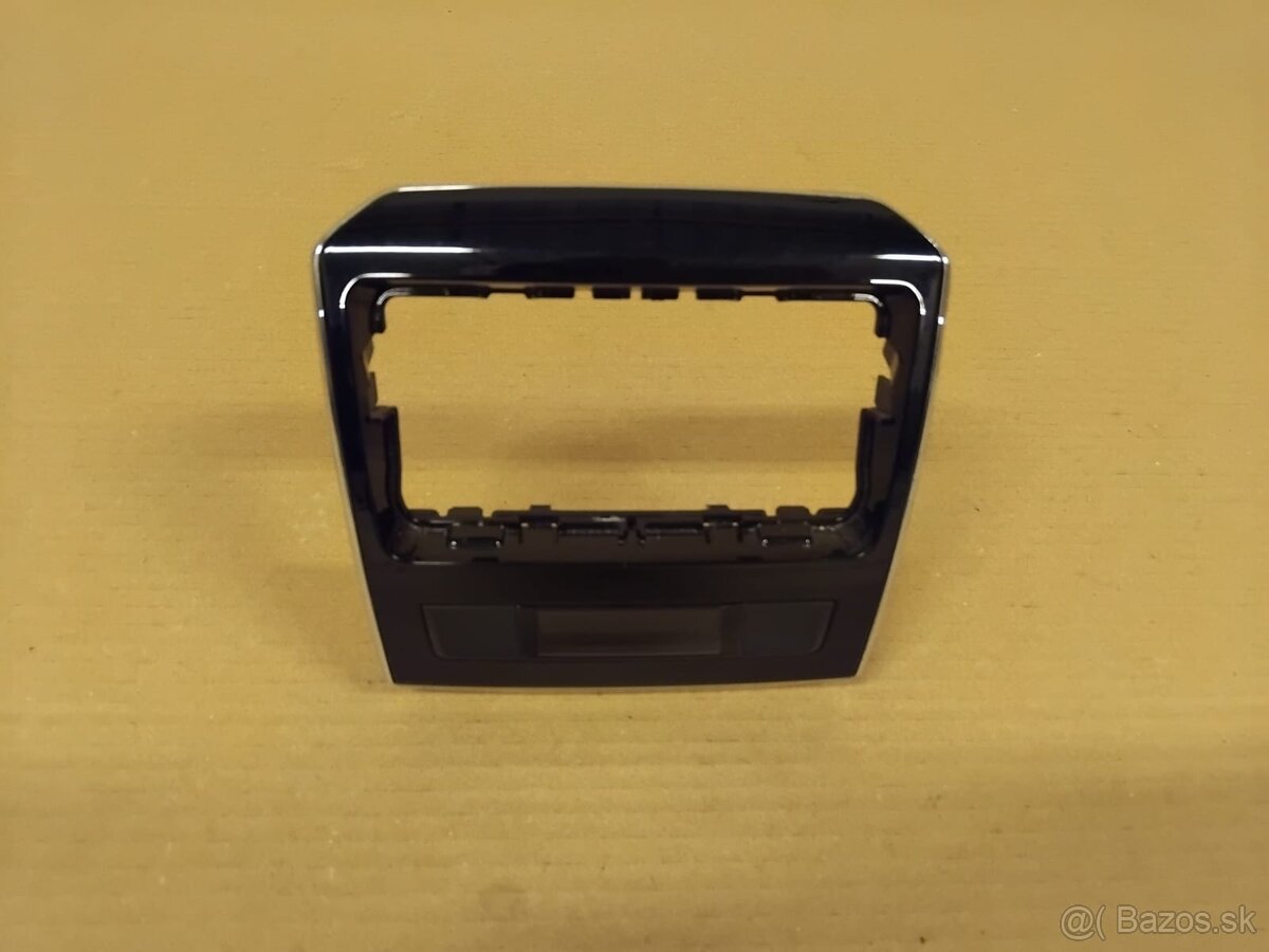 zadný displej, popolník Superb 3 - 12