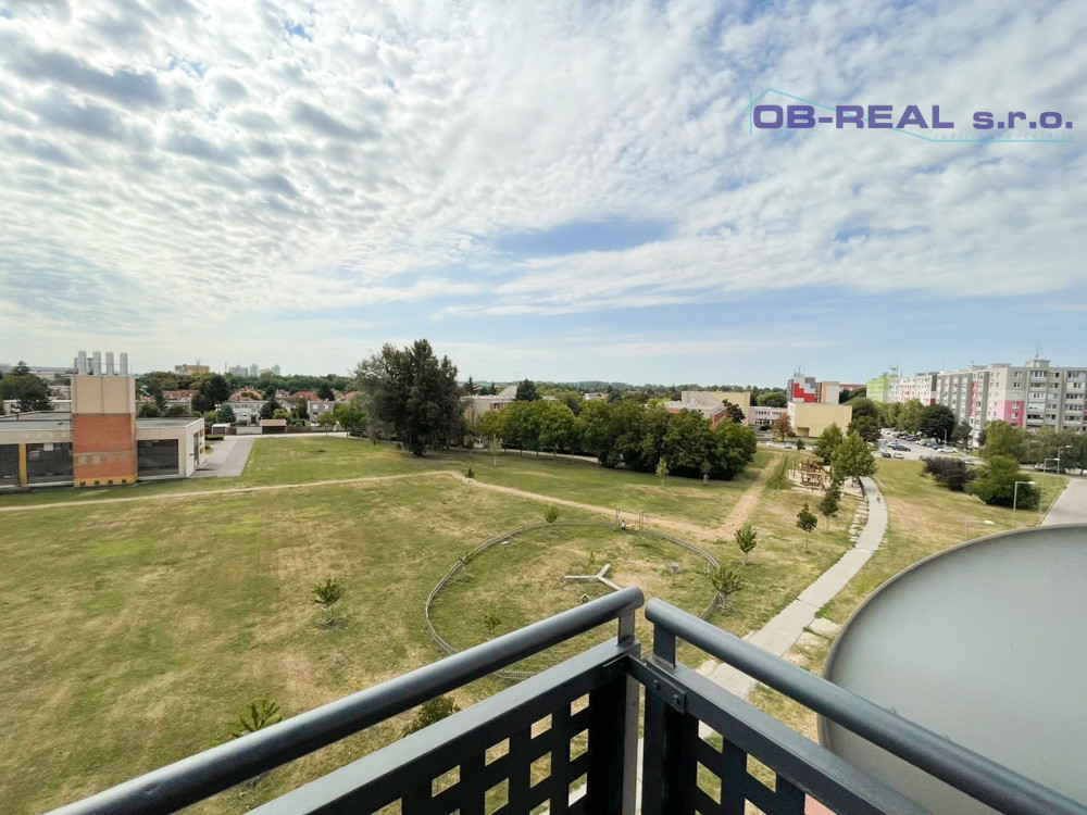 Veľký 3-izbový byt 87,7 m2 v Galante na PREDAJ - 12