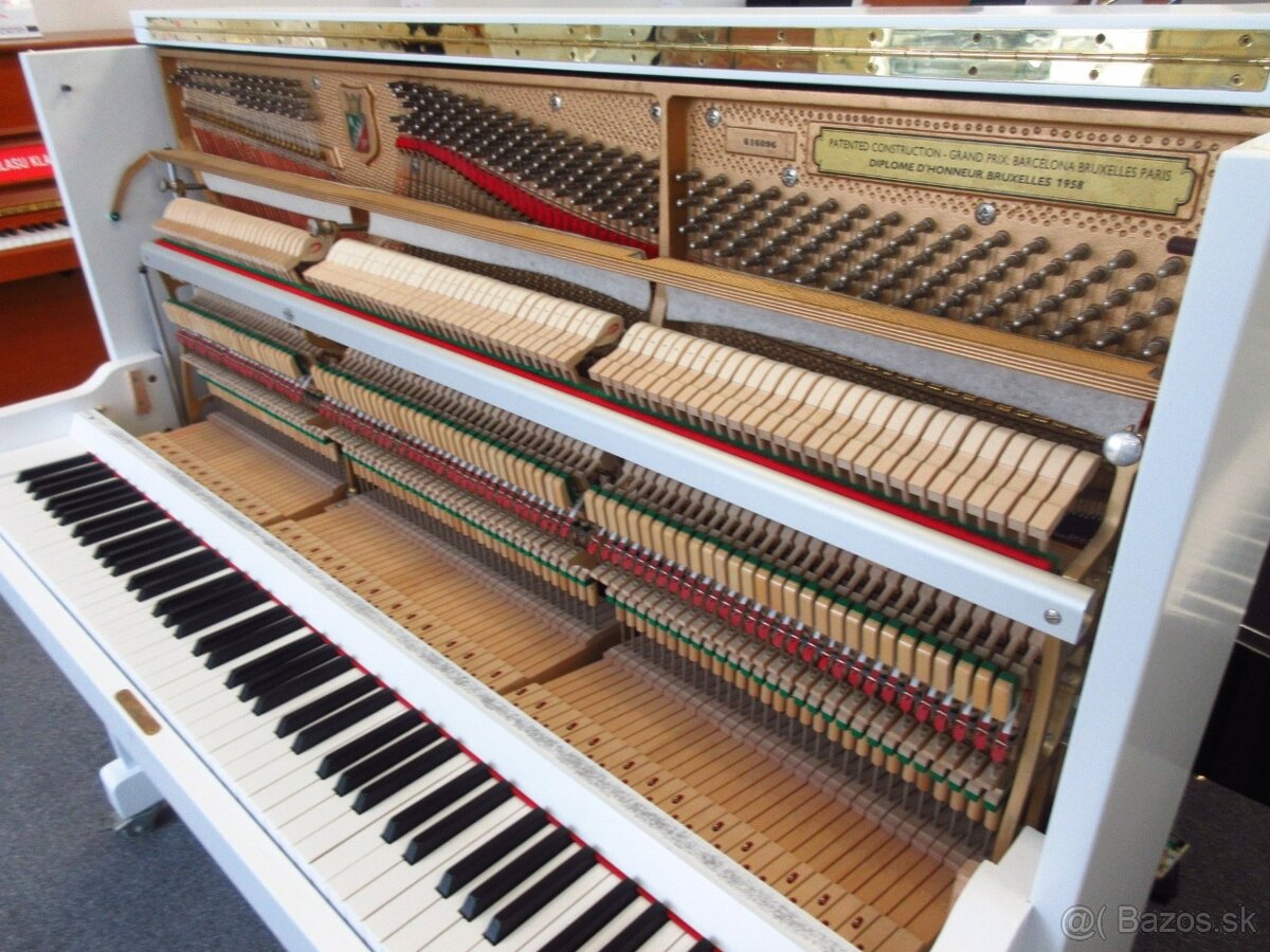 Zánovný koncertný Petrof dovoz celá SR - 12