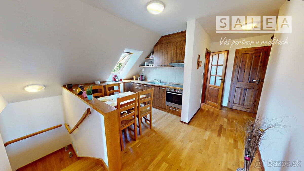 BÁNOVÁ - 6 IZBOVÝ RODINNÝ DOM - 2 BYTOVÉ JEDNOTKY - 12