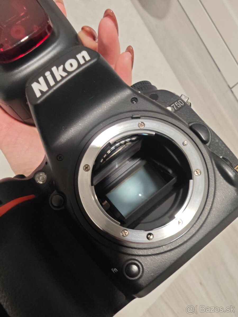 Nikon D750 + 2 objektivy - 12