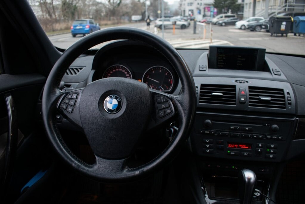 BMW X3 xDrive 2.0d A/T - 12