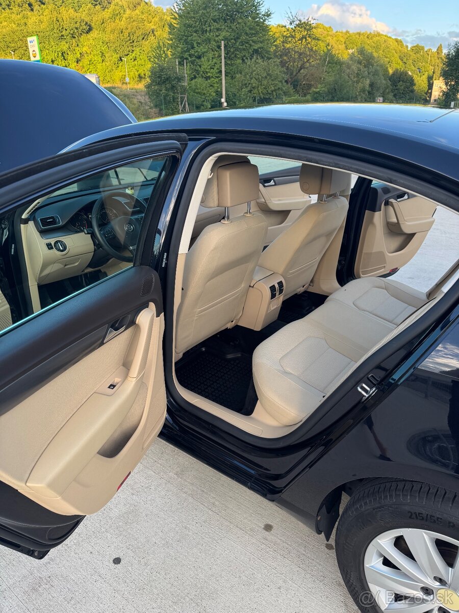 Volkswagen Passat B7 Sedan - 12