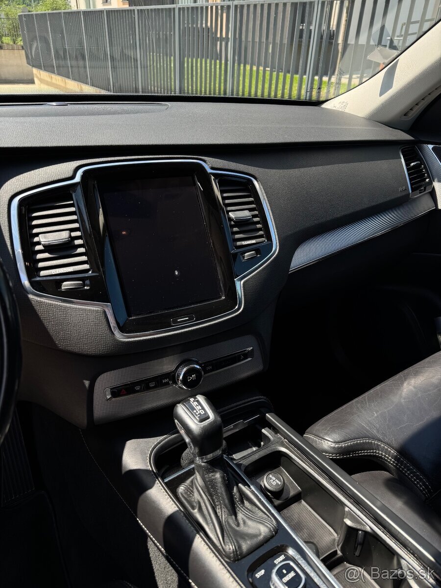 Volvo XC90 2.0 235 kW •Benzín• Automat - 12