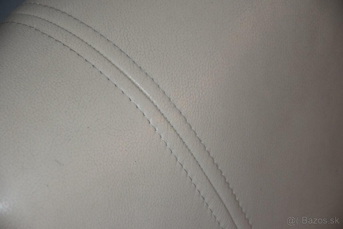 predám KOŽENÝ ROZKLADACÍ GAUČ - 12