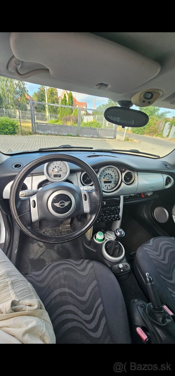 Mini cooper 1.6 benzín 66kw (90ps) - 12