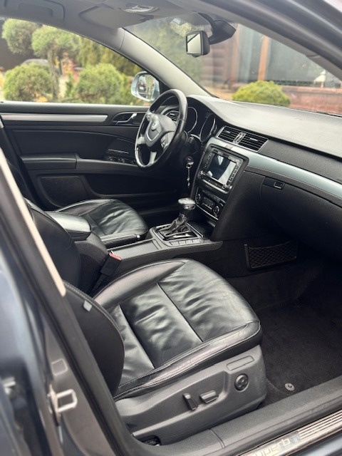 Predám Škoda Superb 2.0 TDi DSG L&K - 12